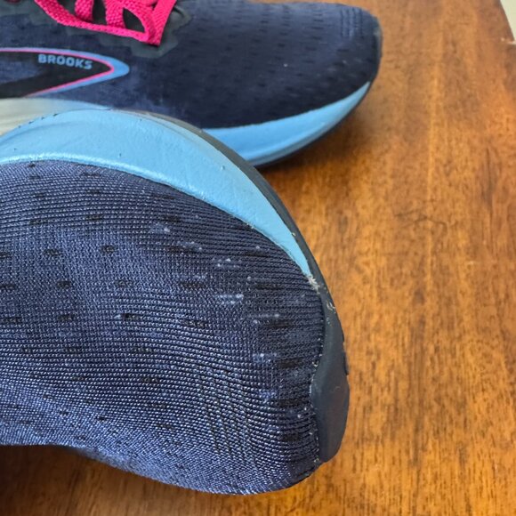 Brooks Hyoerion in Peacoat/Open Air/Lilac Rose - Picture 3 of 11